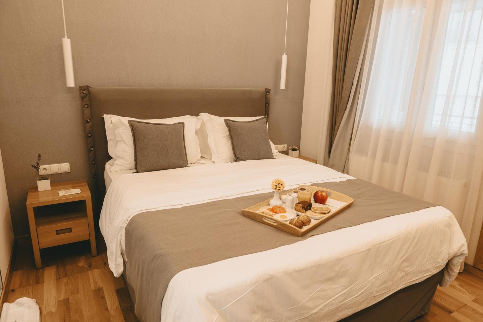 Giardino High Living Suites Drama Bilik gambar
